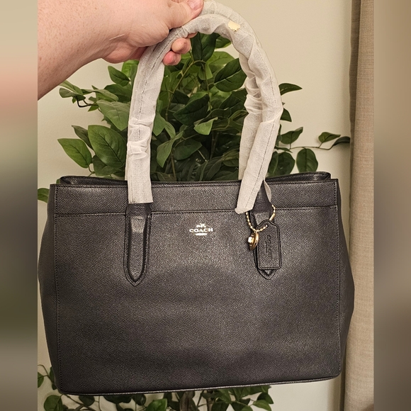 Coach Handbags - Coach NWT Bailey Carryall in Navy 24218